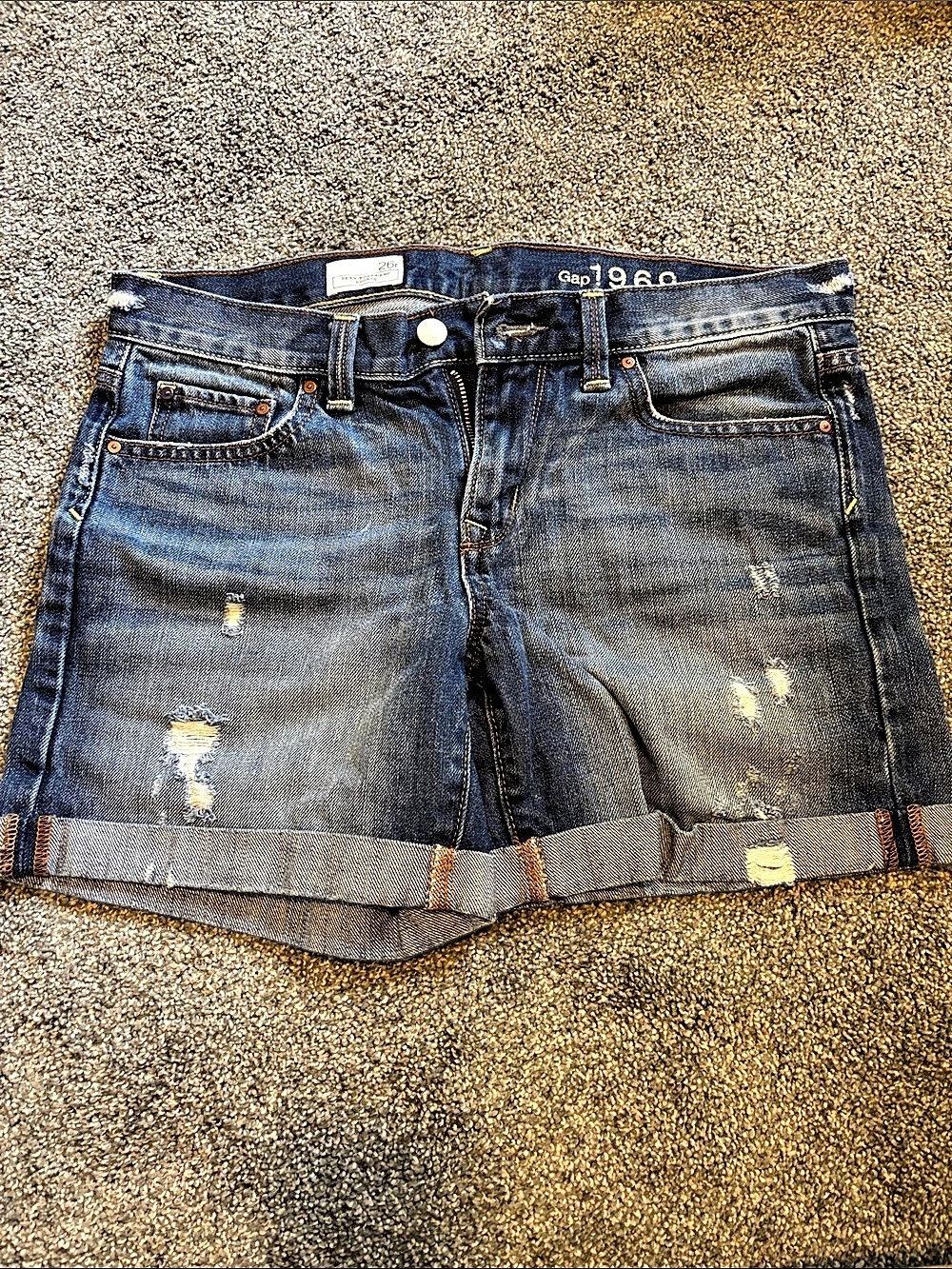 Gap 1969 Sexy Boyfriend Shorts Distressed Denim Waist 26